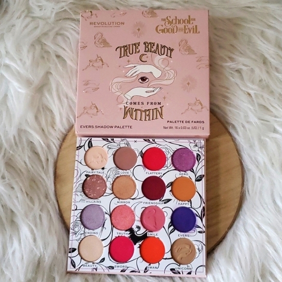 Makeup Revolution School for Good & Evil Eyeshadow Palette - Picture 1 of 3